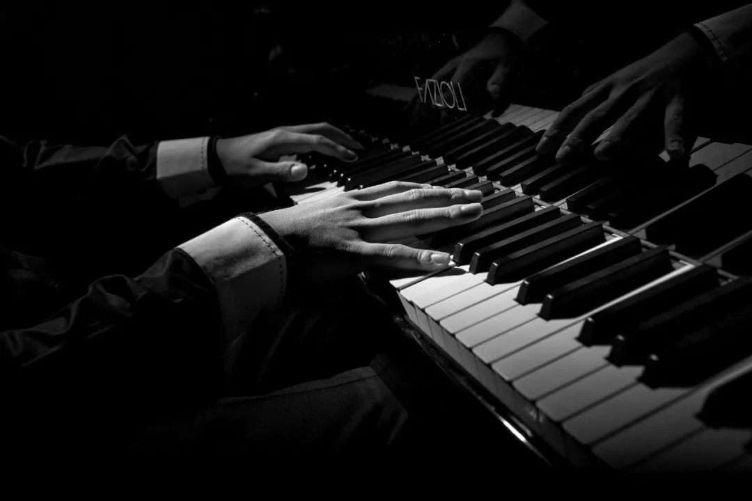 莱坊专访 跟随Jools Holland踏入音乐秘境